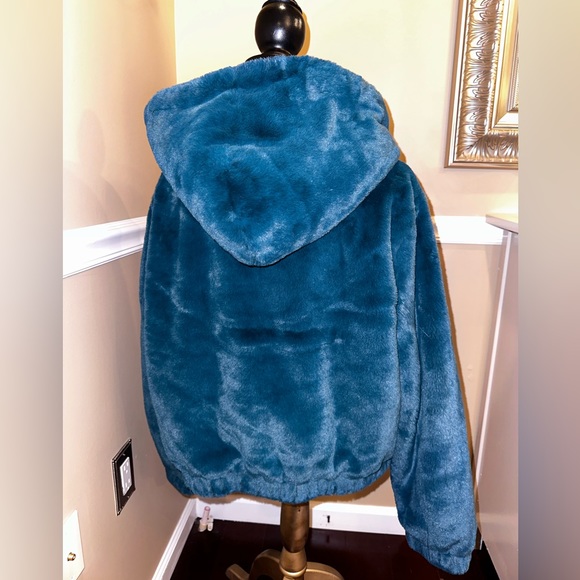 So soft faux fur - Picture 4 of 5